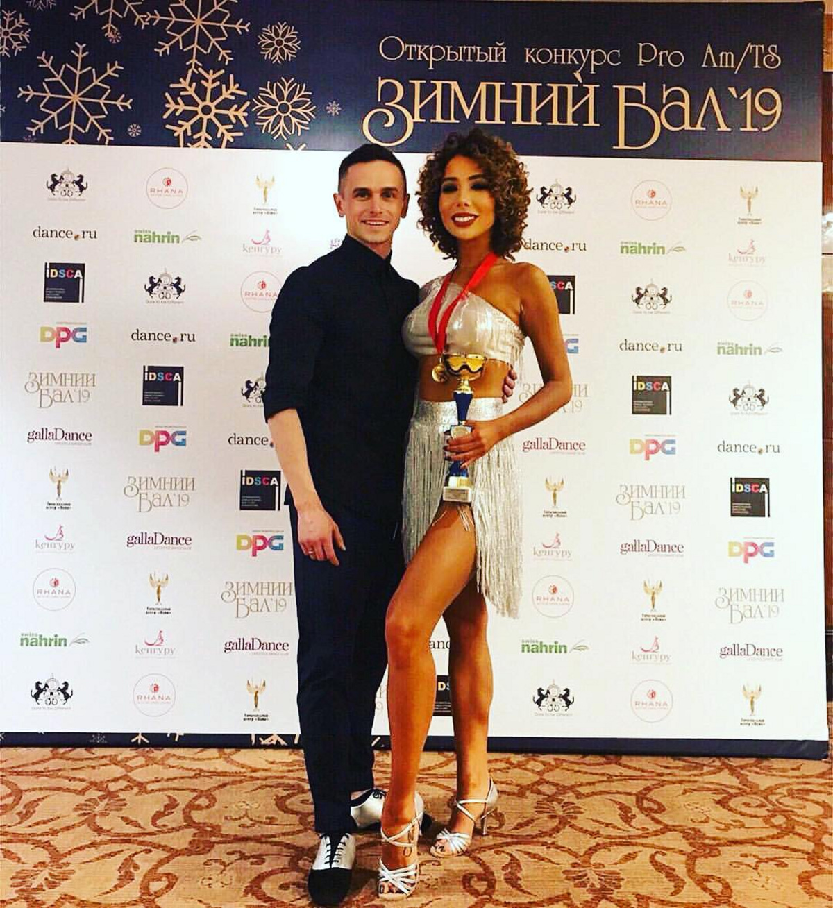 Жалаңаш сексуалды доминатрикс Жалаңаш сексуалды доминатрикс