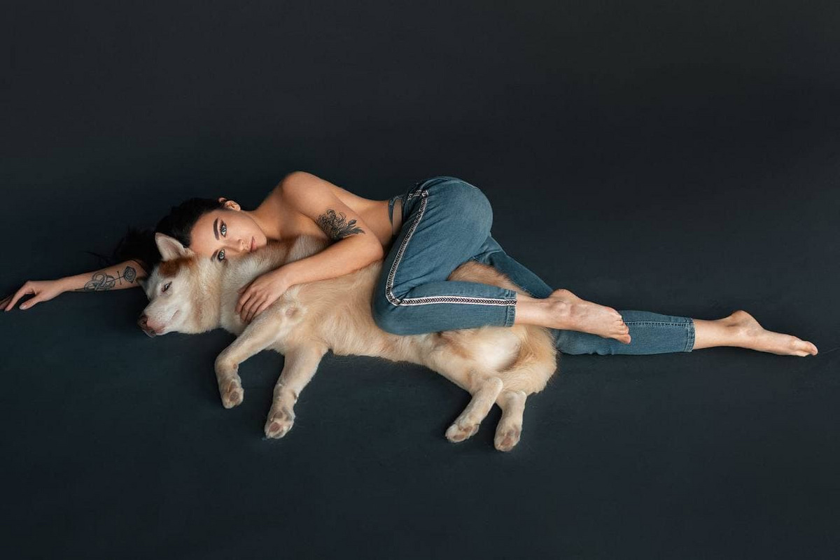 Ең жақсы порно актерлері бар жеке порностудия Траннилер Тайландтағы әйелімді трахает