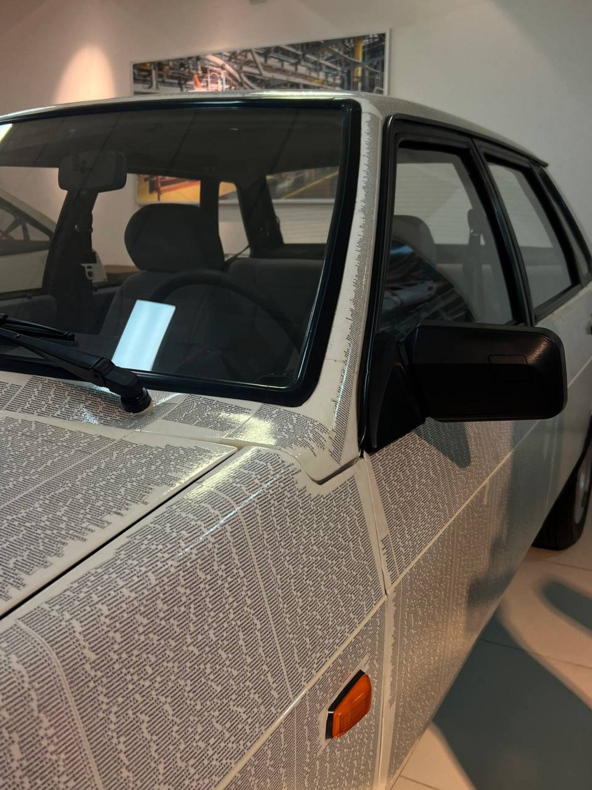 Та самая машина, где выписаны имена сотрудников завода Та самая машина, где выписаны имена сотрудников завода