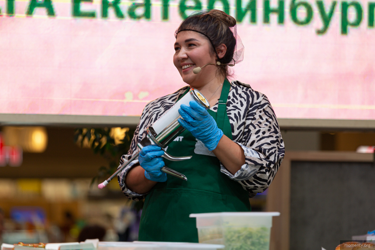 Во «Вкусно — и точка» в Екатеринбурге раскрыли рецепт легендарного бургера