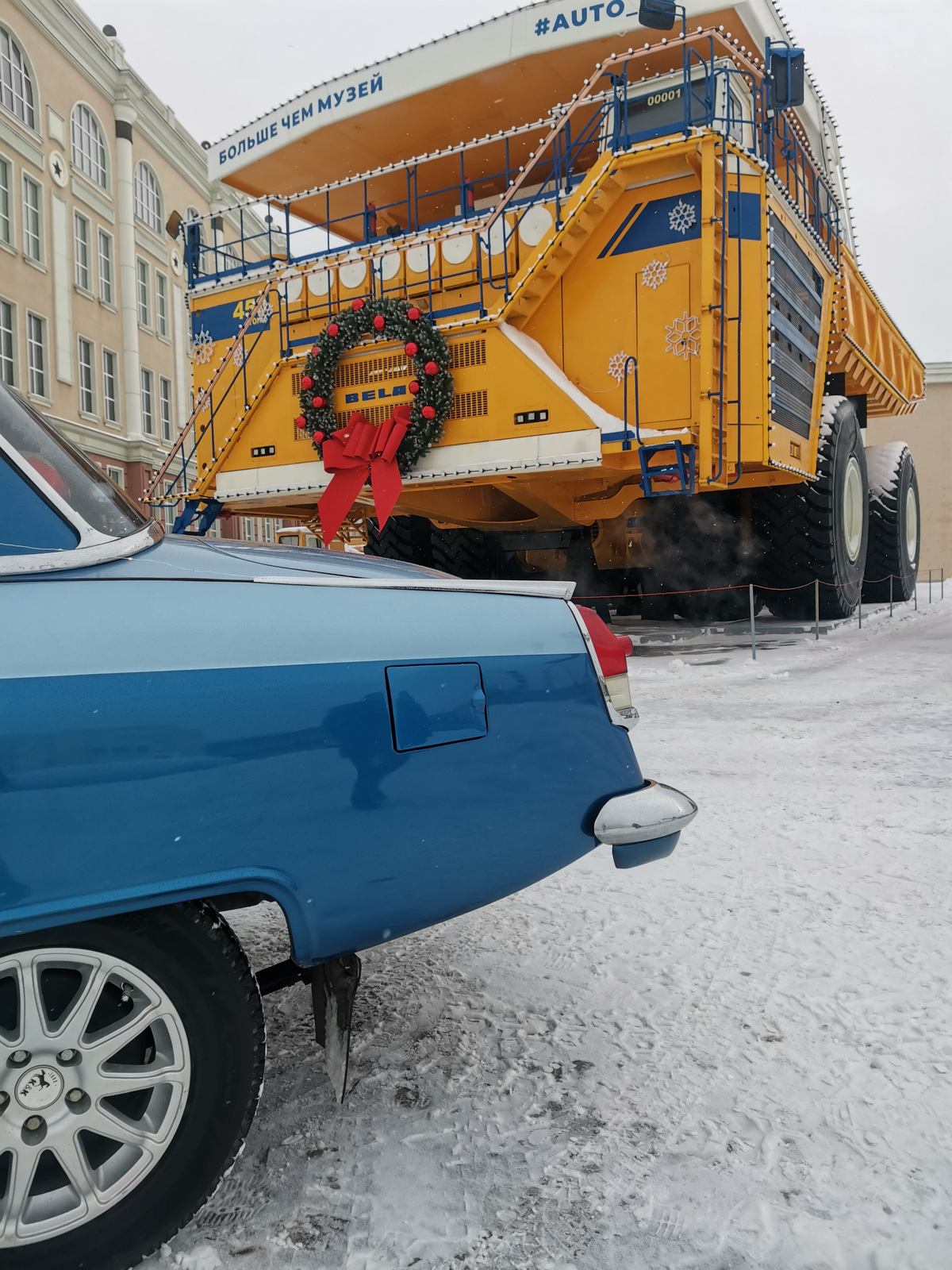 Дед Мороз устроит новогодний ретро-заезд по главным улицам Екатеринбурга