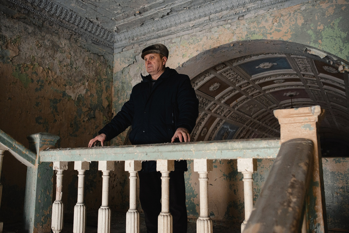 Новый фотопроект от Анастасии Нургалиевой и Евгении Капраловой. В конце января его организовала Полина Колмогоров. Своим проектом команда хотела дополнительно подчеркнуть важность сохранения ДК «Горняк» для горожан. Новый фотопроект от Анастасии Нургалиевой и Евгении Капраловой. В конце января его организовала Полина Колмогоров. Своим проектом команда хотела дополнительно подчеркнуть важность сохранения ДК «Горняк» для горожан.