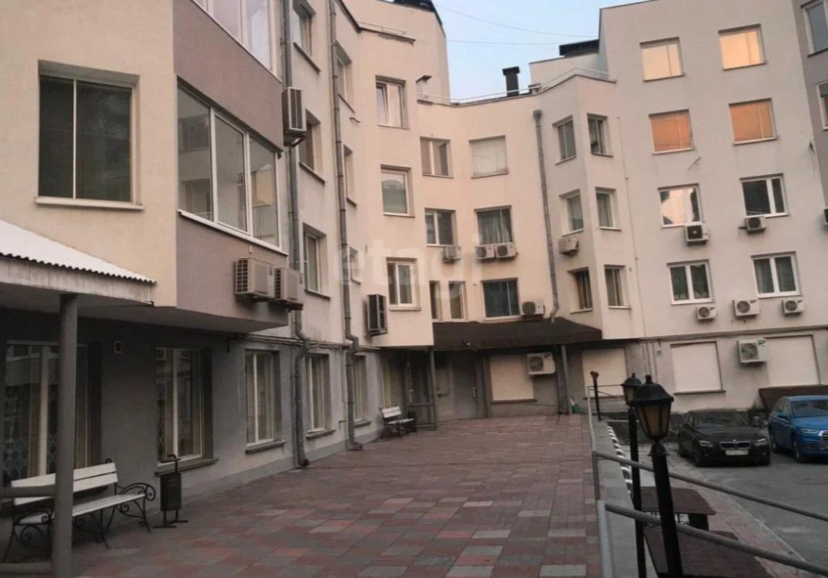 Дом с видом на мурал на Красноармейской Дом с видом на мурал на Красноармейской