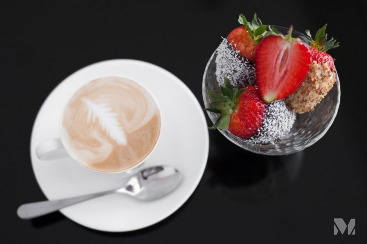 Ритм жизни ускорился и сегодня вместо деловых обедов партнеры встречаются за чашечкой кофе Ритм жизни ускорился и сегодня вместо деловых обедов партнеры встречаются за чашечкой кофе