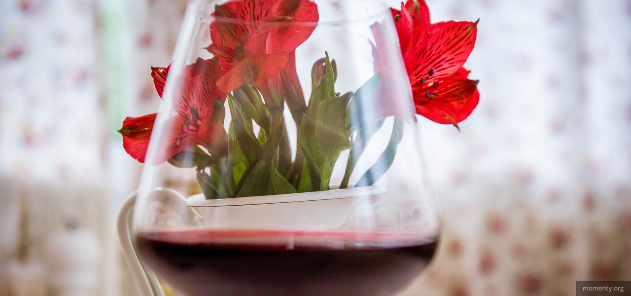 Российское вино за 12 000 рублей. Пить местное стало не страшно, а модно Российское вино за 12 000 рублей. Пить местное стало не страшно, а модно