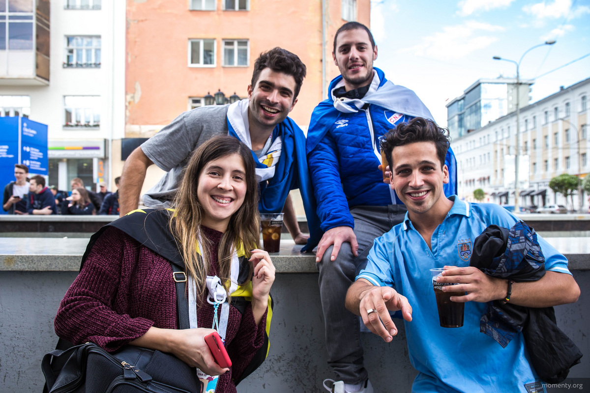 Не каждая девушка может устоять перед лучезарной улыбкой уругвайцев Не каждая девушка может устоять перед лучезарной улыбкой уругвайцев