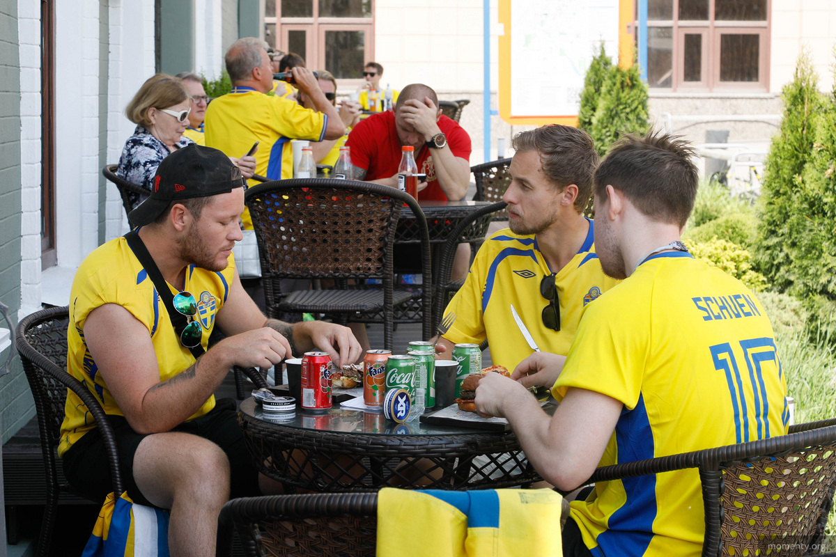 Сразу две бургерных «А ты где?» на Малышева оккупированы шведами Сразу две бургерных «А ты где?» на Малышева оккупированы шведами