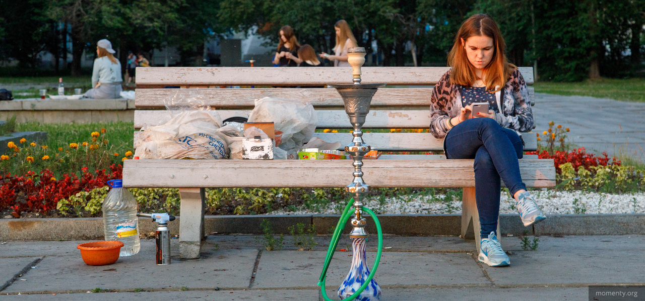 «Тут бизнесмены и ребята из мэрии». Кальяны на улицах создали новую тусовку Екатеринбурга «Тут бизнесмены и ребята из мэрии». Кальяны на улицах создали новую тусовку Екатеринбурга