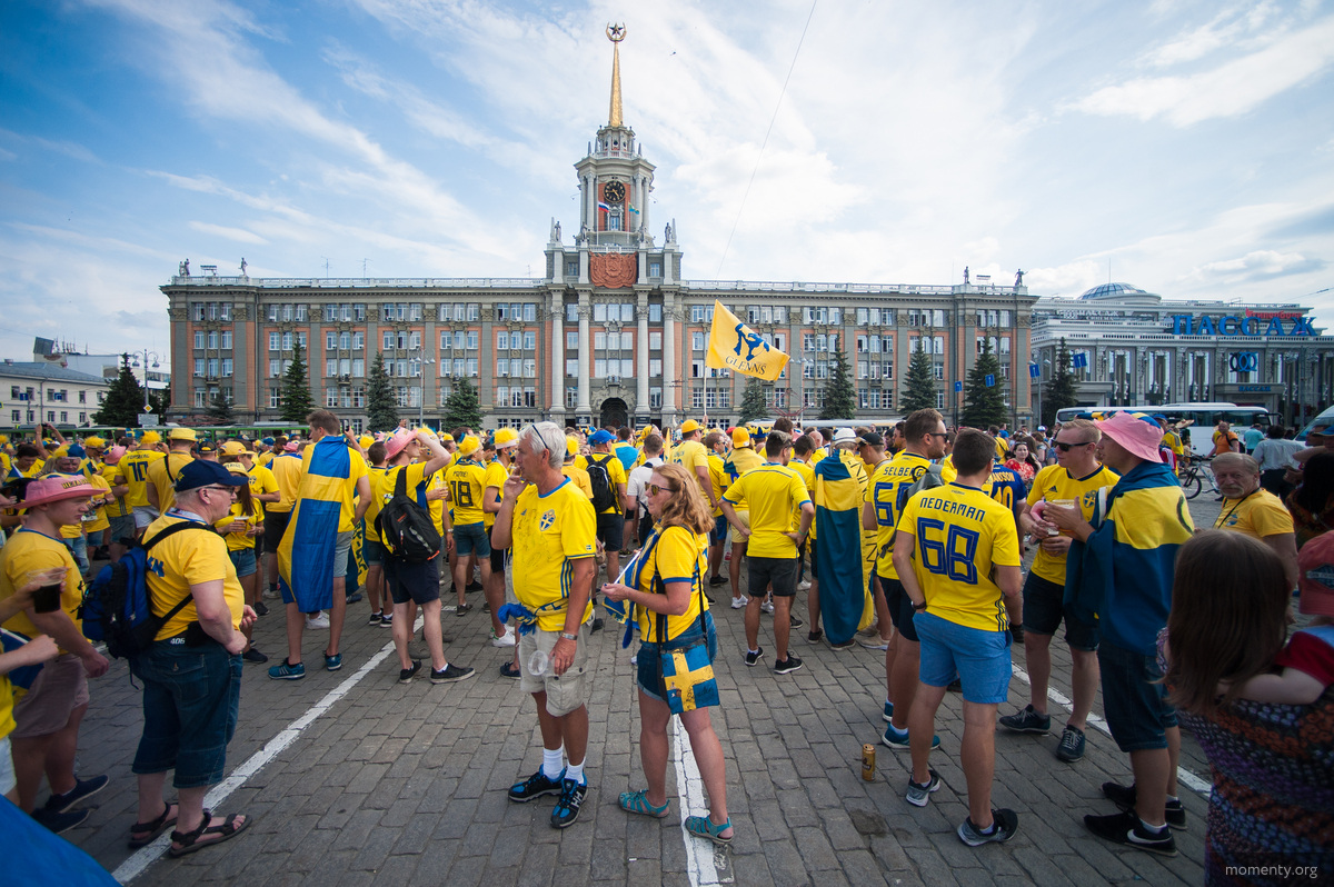 Болельщики из&nbsp;Швеции перед матчем сборной.