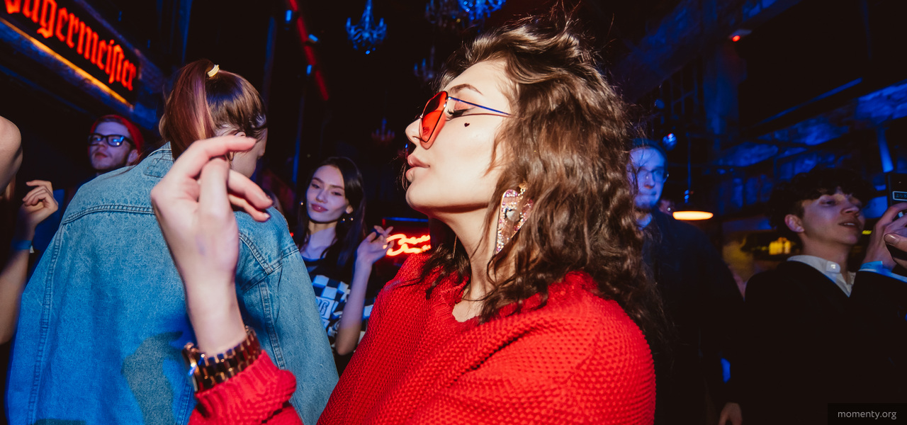 На Урале умерла индустрия нулевых: людей приучили есть, а они хотят зрелищ На Урале умерла индустрия нулевых: людей приучили есть, а они хотят зрелищ