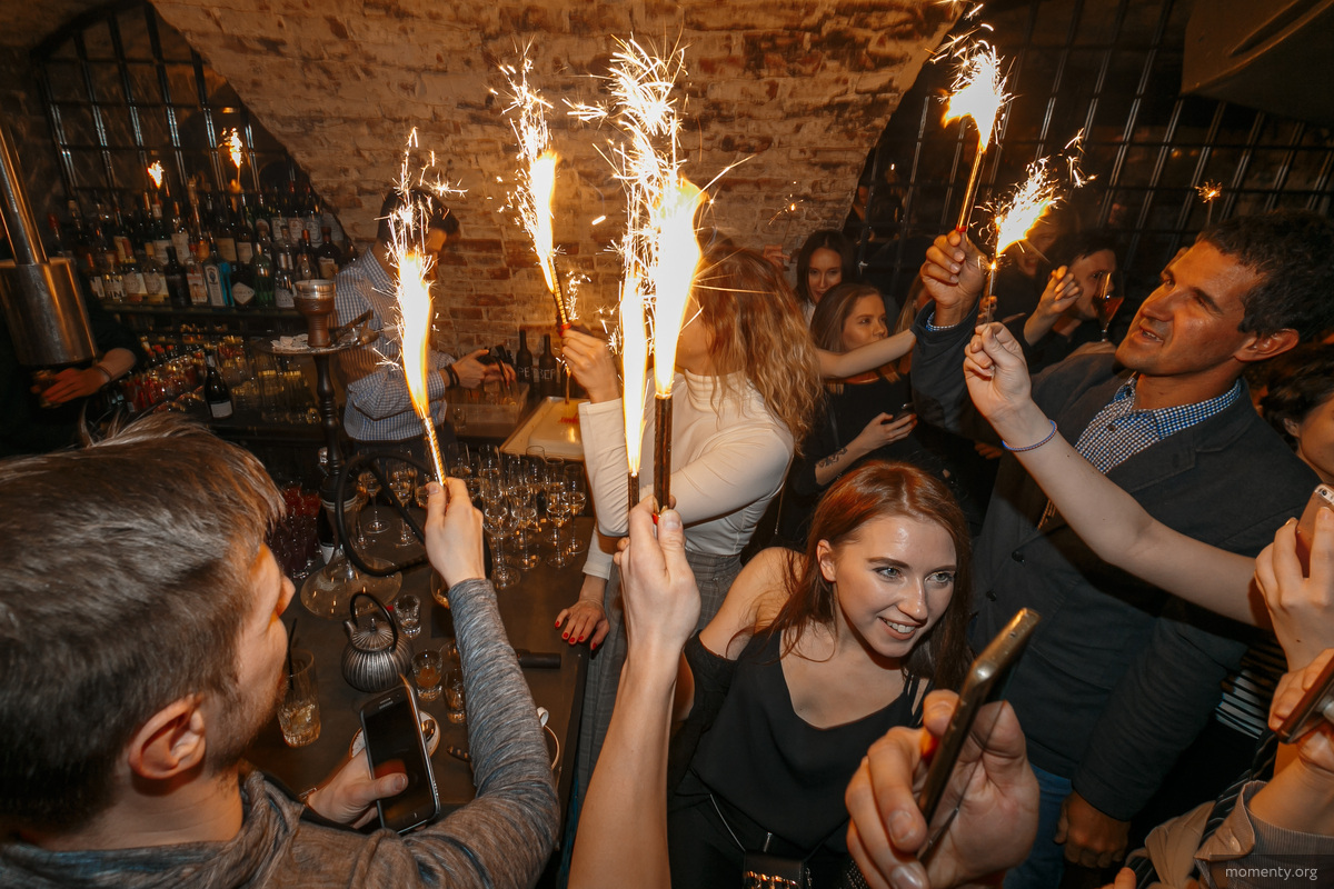 Борис Гасанов говорит, что не на организации разрешают вольности на корпоративах. Но, бывают и послабления. Борис Гасанов говорит, что не на организации разрешают вольности на корпоративах. Но, бывают и послабления.