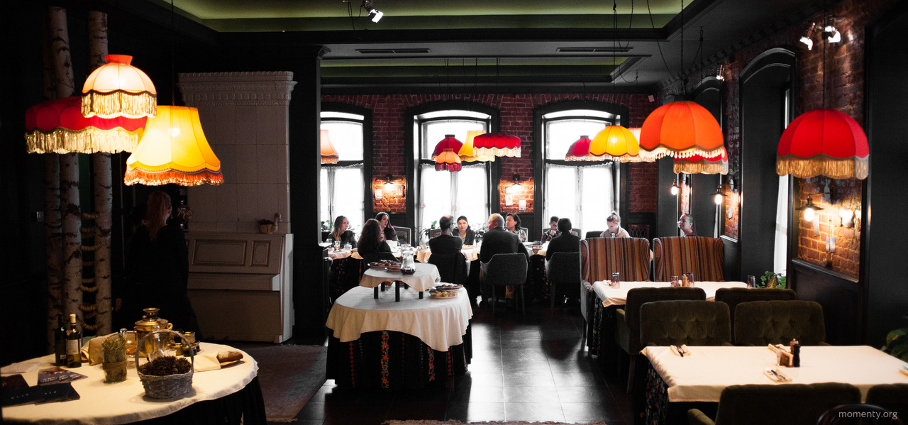 Уральская тусовка спасается от скуки. На помощь приходят светские завтраки и вино Уральская тусовка спасается от скуки. На помощь приходят светские завтраки и вино