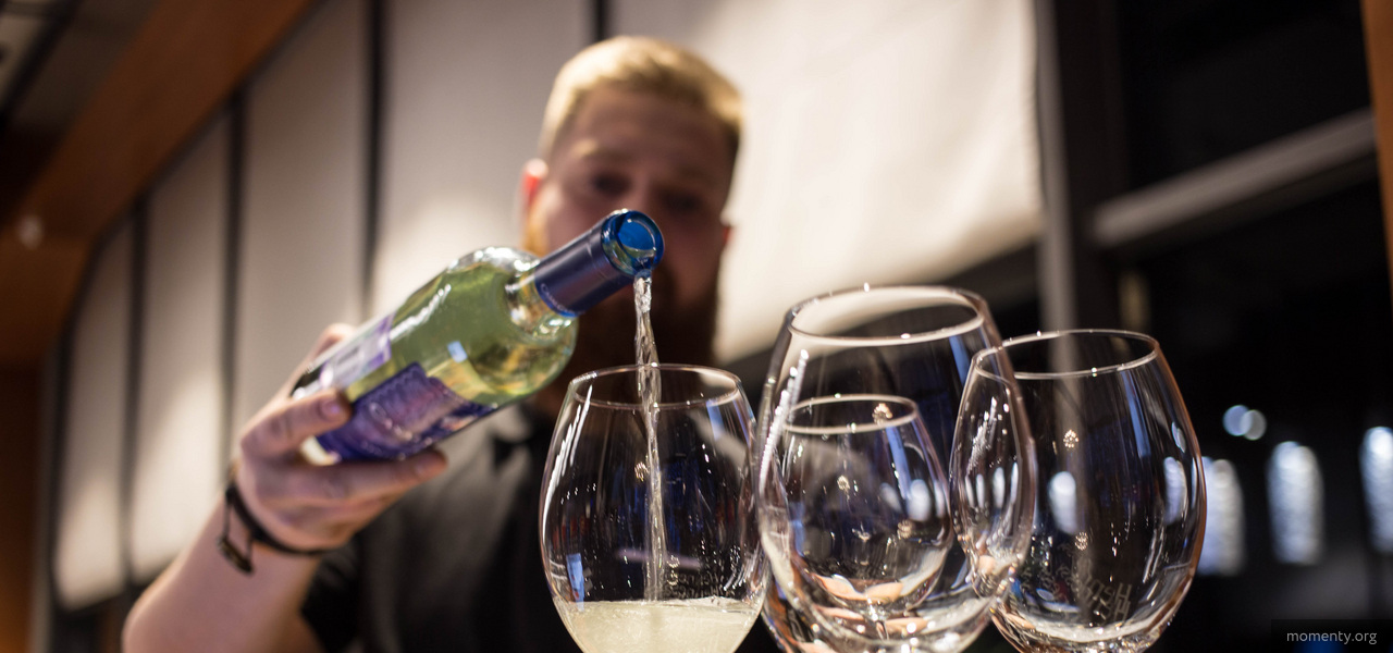 Честный рынок вина нашел способ нажиться на клиентах даже без подмены ценников Честный рынок вина нашел способ нажиться на клиентах даже без подмены ценников