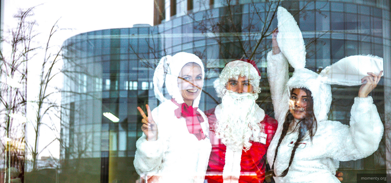 Снегурочки делают состояние на новогодних желаниях горожан: «Инста-дивы готовы на все, чтобы не уделять время детям» Снегурочки делают состояние на новогодних желаниях горожан: «Инста-дивы готовы на все, чтобы не уделять время детям»