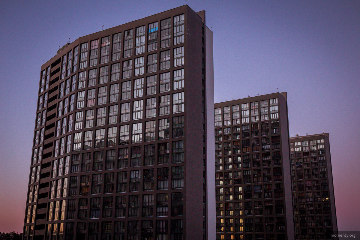 Состоятельны жители Екатеринбурга стремительно сдают свои квартиры в&nbsp;аренду. Так, в&nbsp;январе на&nbsp;рынок аренды выкинули предложений на&nbsp;40% больше, чем в&nbsp;прошло году. Говорят, что даже состоятельные горожане решили, что зарабатывать должен каждый метр. Ровно для этого они квартиры по&nbsp;городу и&nbsp;скупали.