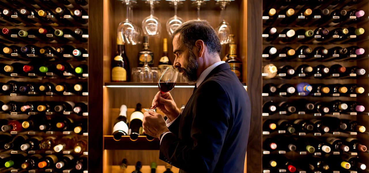 Сомелье рекомендуют вина из Жупы и Траминец, чтобы развивать королевский вкус Сомелье рекомендуют вина из Жупы и Траминец, чтобы развивать королевский вкус