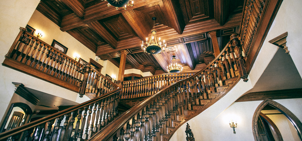 Бизнесмены из 90-х вынуждены отказаться от золота и роскоши дома Бизнесмены из 90-х вынуждены отказаться от золота и роскоши дома