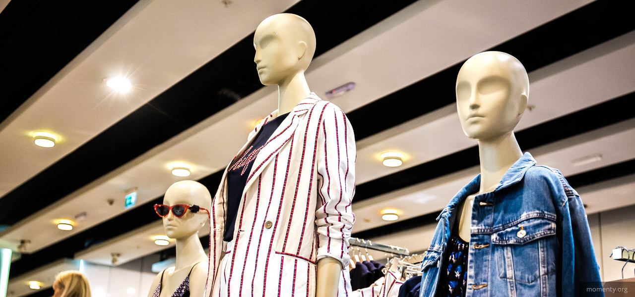 Шоу-румы превратились в копию «Таганского ряда». Платья везут из Китая с наценкой в 200% Шоу-румы превратились в копию «Таганского ряда». Платья везут из Китая с наценкой в 200%