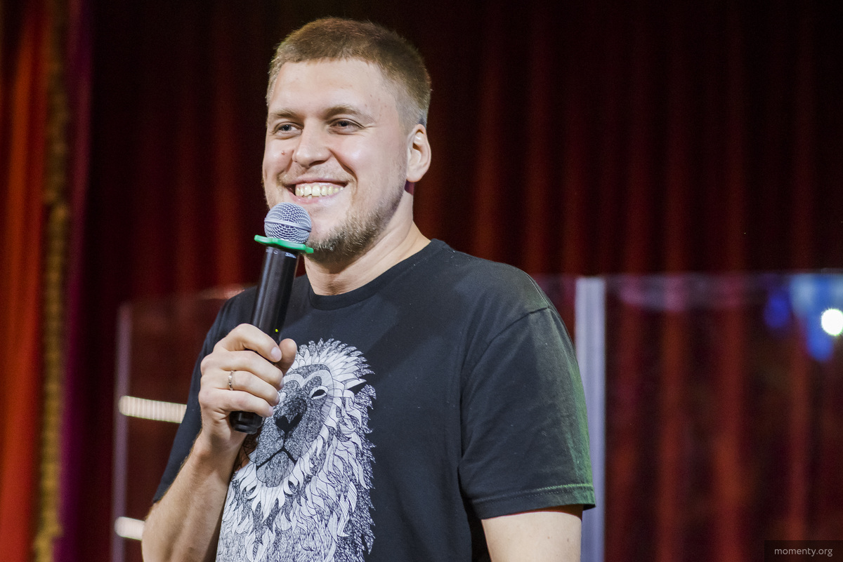 Незлобин часто приезжает вести праздники в Екатеринбурге. Недавно помогал отмечать день рождения ресторана Сергея Светлакова. Незлобин часто приезжает вести праздники в Екатеринбурге. Недавно помогал отмечать день рождения ресторана Сергея Светлакова.