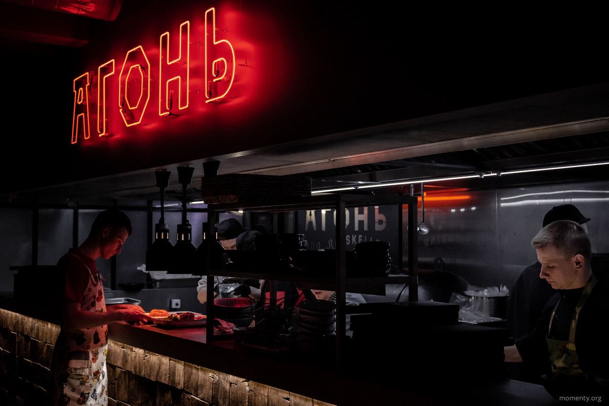 Гастро-монстр Екатеринбурга Кирилл Шлаен презентовал новый ресторан. На&nbsp;открытие позвал всех рестораторов города. Это был очень удачный ход.