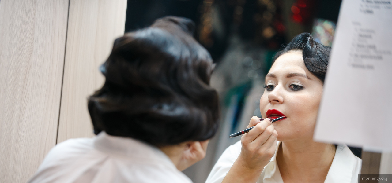 Любимица тусовок уральской элиты изменяет ей с иностранцами. Все благодаря прошлому Любимица тусовок уральской элиты изменяет ей с иностранцами. Все благодаря прошлому