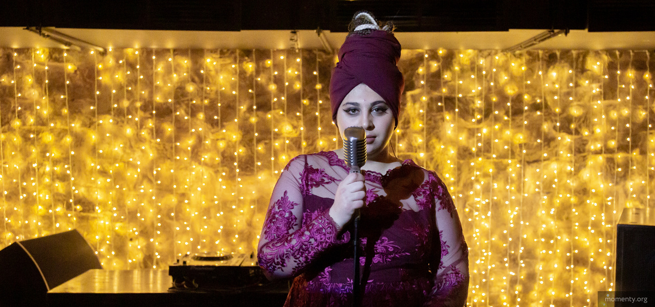 Звезда уральских тусовок осталась без миллиона рублей в шоу с Басковым Звезда уральских тусовок осталась без миллиона рублей в шоу с Басковым