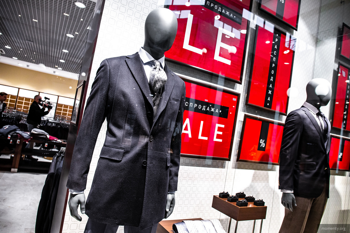 Ради сохранения прибыли, магазины выходят на круглогодичный сейл и меряются в щедрости Ради сохранения прибыли, магазины выходят на круглогодичный сейл и меряются в щедрости