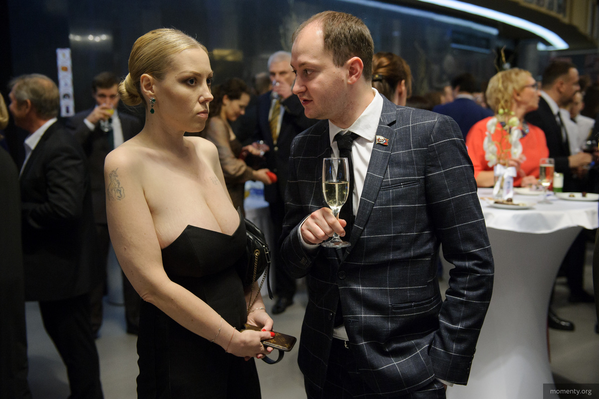 Последний выход Гофенберг в свет еще долго обсуждался в тусовке Последний выход Гофенберг в свет еще долго обсуждался в тусовке