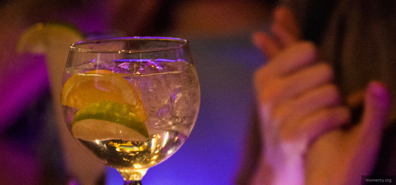 Горожане потратили десятки тысяч рублей, чтобы спасти бармена Горожане потратили десятки тысяч рублей, чтобы спасти бармена