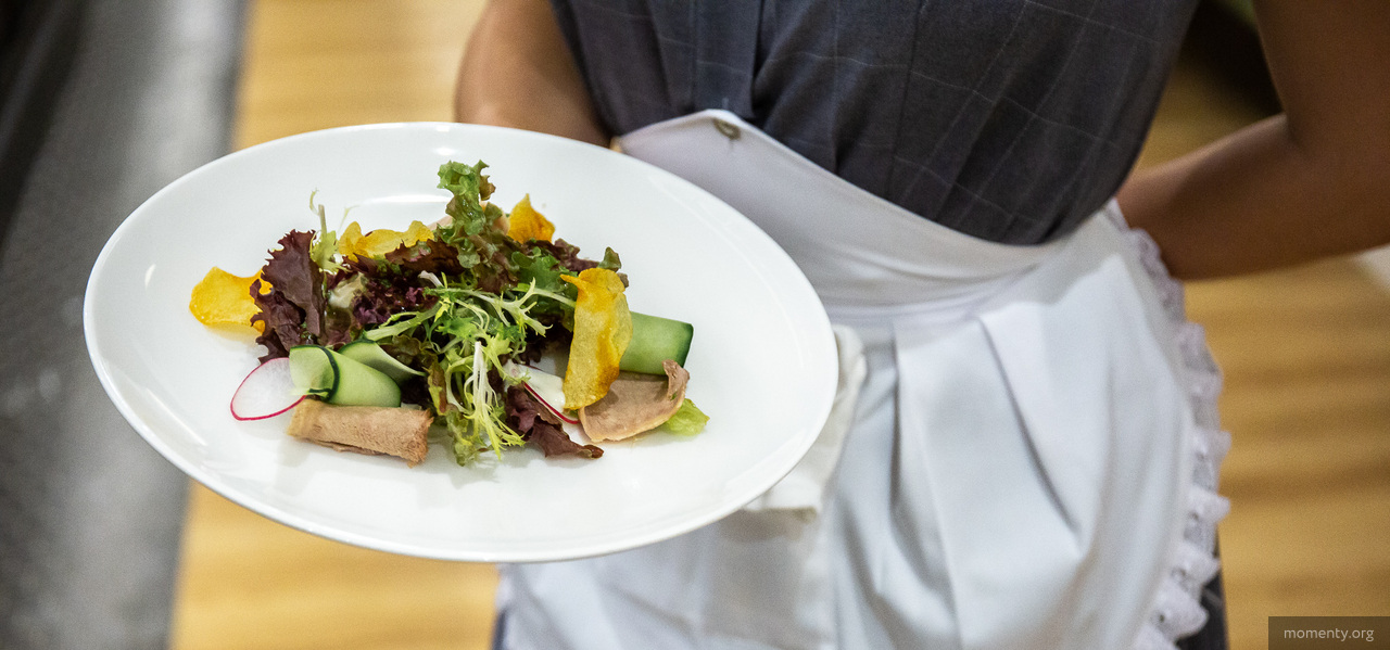 Ресторанные гуру отказались от своих принципов из-за ажиотажа вокруг популярного сервиса еды Ресторанные гуру отказались от своих принципов из-за ажиотажа вокруг популярного сервиса еды