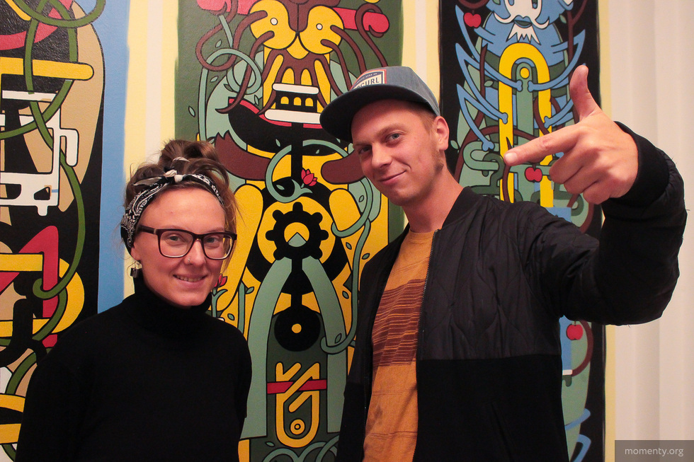 &laquo;Здесь никто не&nbsp;клеит обои и&nbsp;плакаты из&nbsp;IKEA&raquo;. Уральские художники научились зарабывать на&nbsp;любви израильтян к&nbsp;стрит-арту