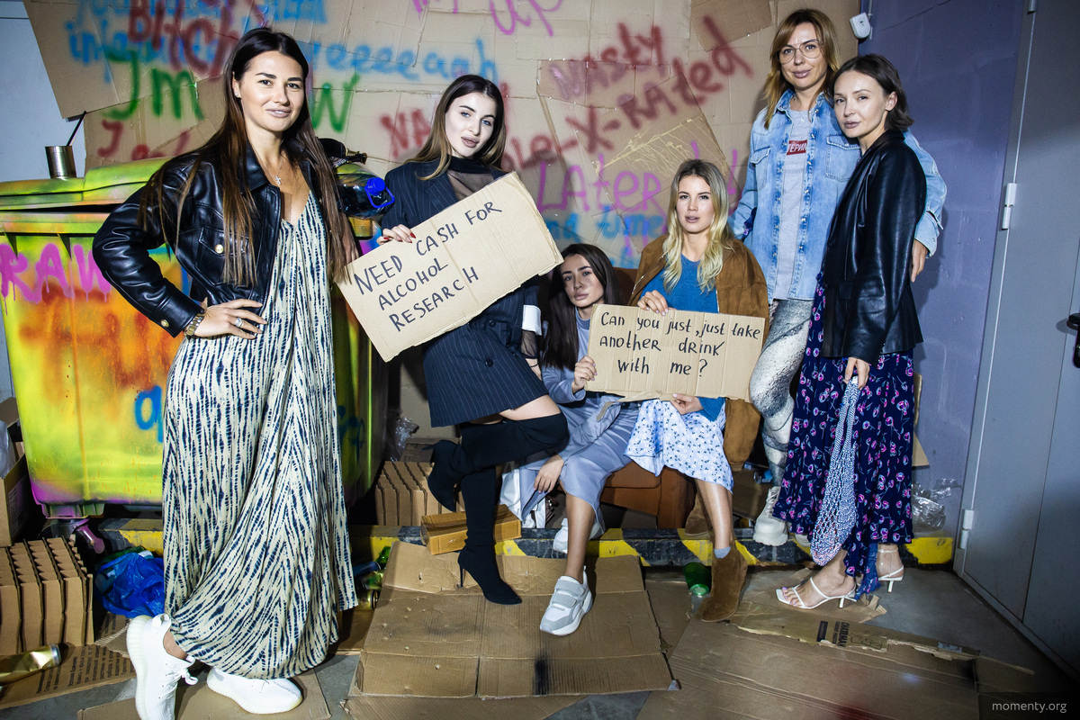 Главные светские дивы на&nbsp;показе в&nbsp;торговом центре.