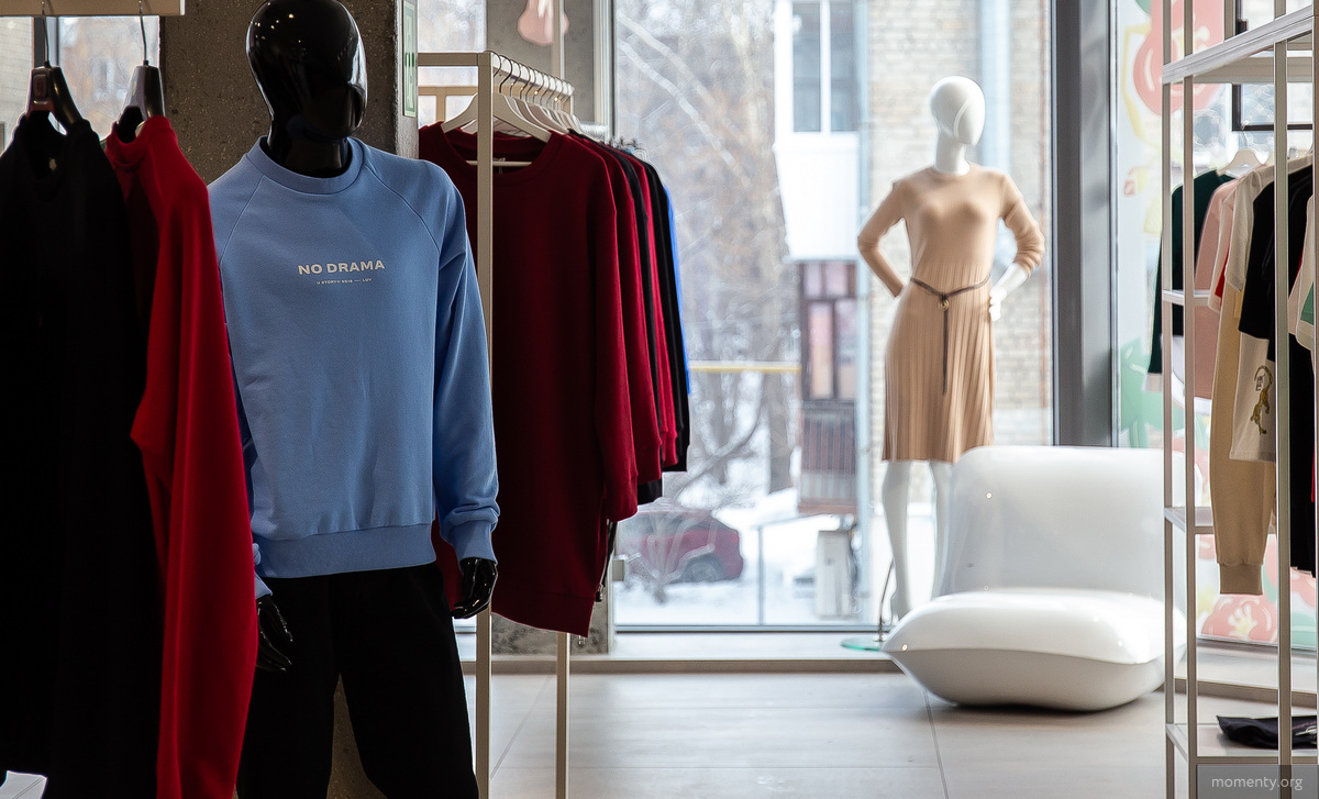 У сотрудников нет возможности свободно выбирать одежду У сотрудников нет возможности свободно выбирать одежду