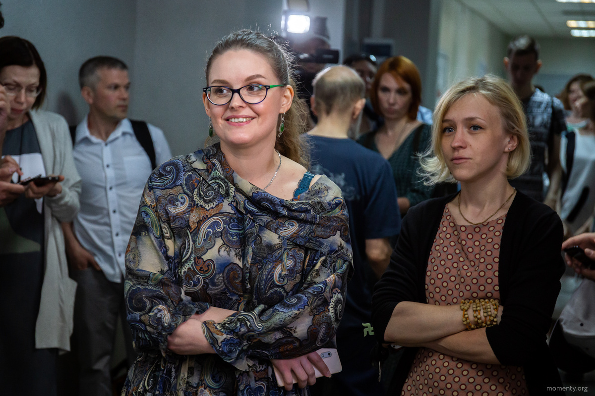 В Ленинском суде Екатеринбурга вынесли решение в отношении Анны Балтиной, автора группы в соцсети «Парки и скверы Екатеринбурга». Наказание назначено по части 2 статьи 20.2 Кодекса об административных правонарушениях, судья признала Балтину виновной и вынесла решение о назначении административного штрафа 20 тысяч рублей.