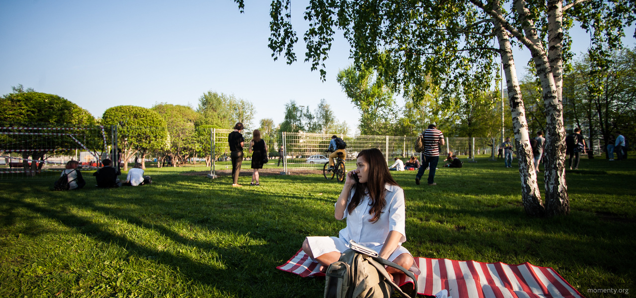 Горожанам рассылают сообщения о тусовке в честь противостояния в сквере на драме Горожанам рассылают сообщения о тусовке в честь противостояния в сквере на драме