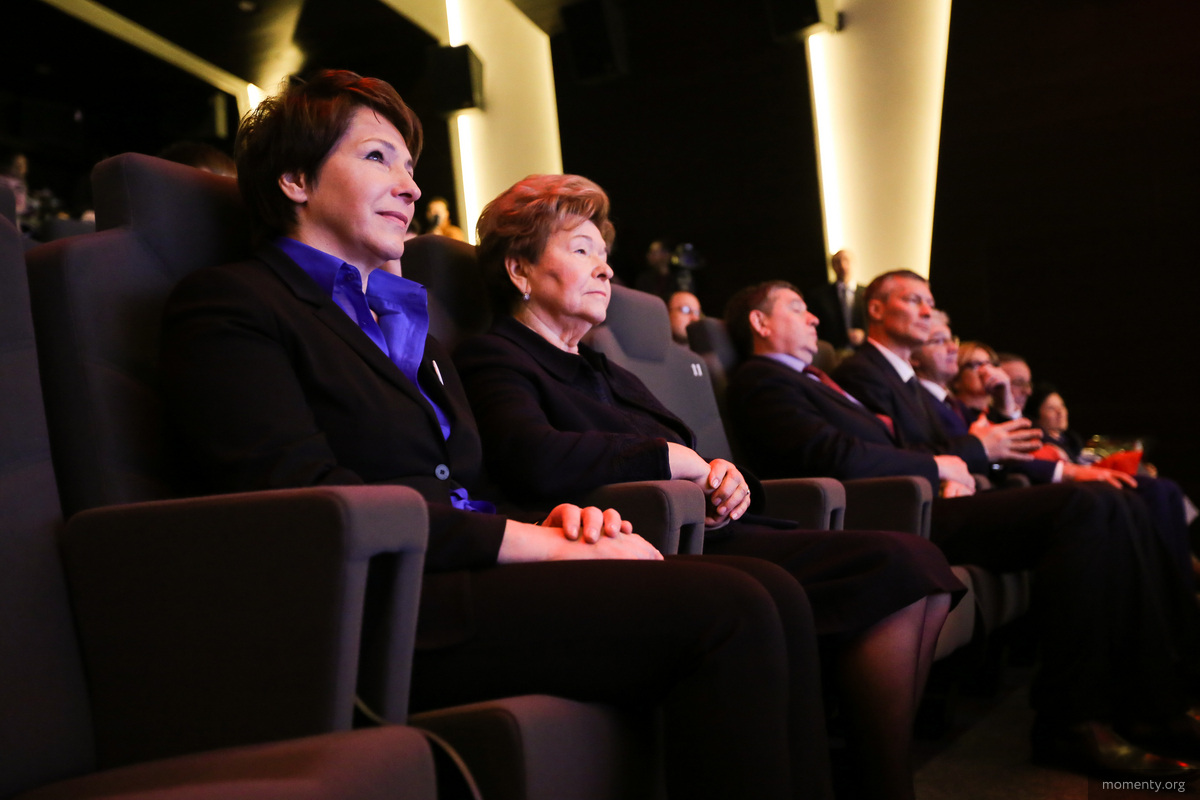 Даже первая свердловская леди&nbsp;&mdash; Наина Ельцина, не&nbsp;раз отдыхавшая на&nbsp;Шарташе, на&nbsp;Верх-Исетском пруду впервые побывала год назад