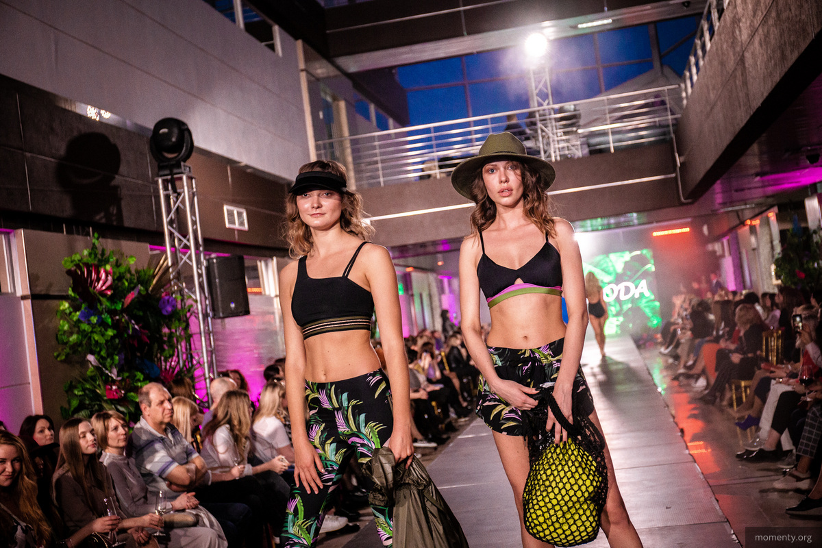 В&nbsp;СССР не&nbsp;стеснялись загорать в&nbsp;бюстгальтерах и&nbsp;купальных трусах еще с&nbsp;1920-х годов