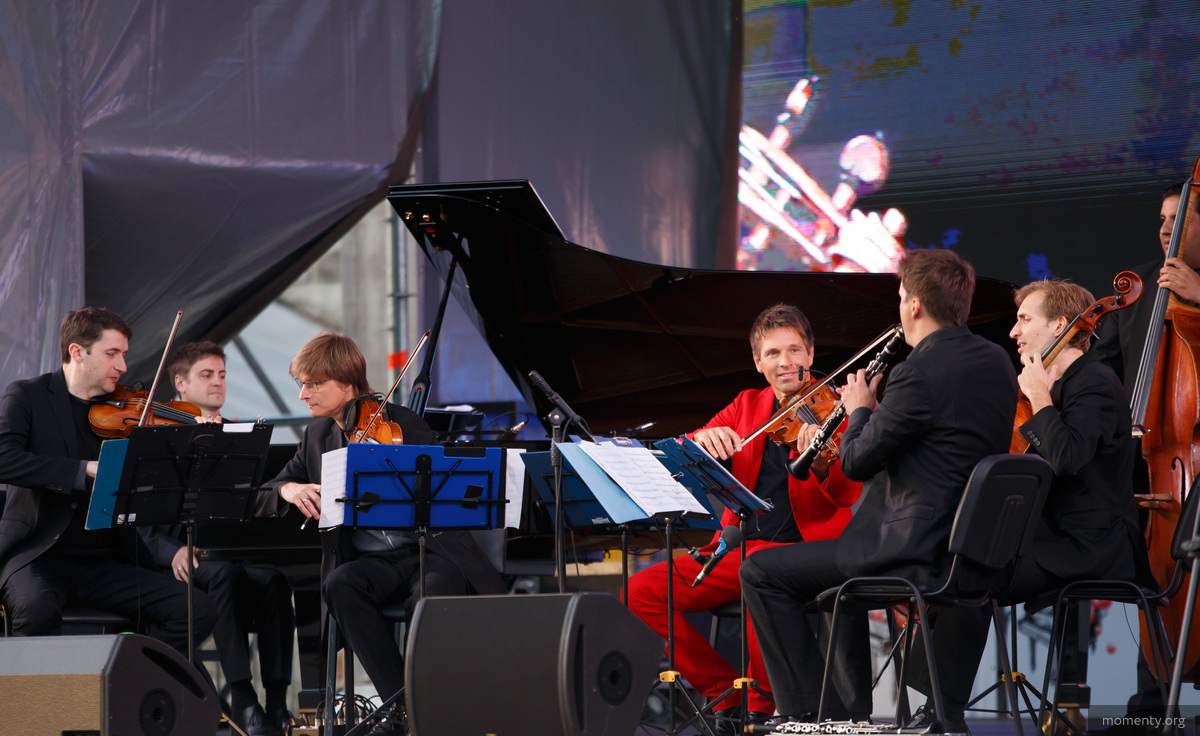 В честь юбилея программа фестиваля станет самой продолжительной за всю историю, смотреть музыку на большом экране можно будет почти месяц. В честь юбилея программа фестиваля станет самой продолжительной за всю историю, смотреть музыку на большом экране можно будет почти месяц.