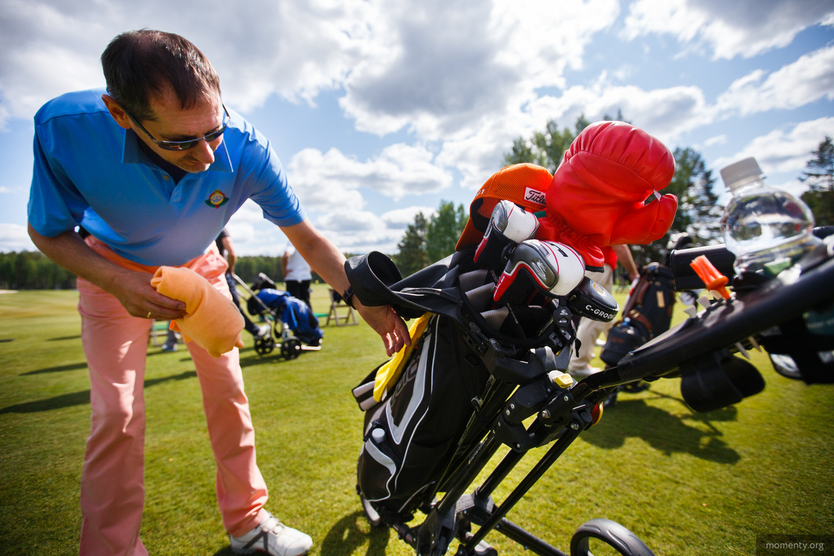 Одно из главных развлечений элиты во время «Иннопрома» — гольф Одно из главных развлечений элиты во время «Иннопрома» — гольф