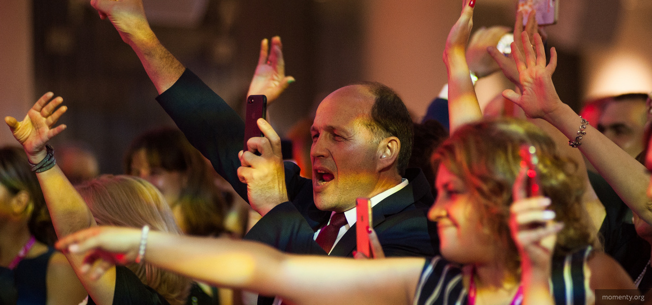 Светский гид по «Иннопрому». Где заводить выгодные связи и искать покровителей за бокалом вина Светский гид по «Иннопрому». Где заводить выгодные связи и искать покровителей за бокалом вина