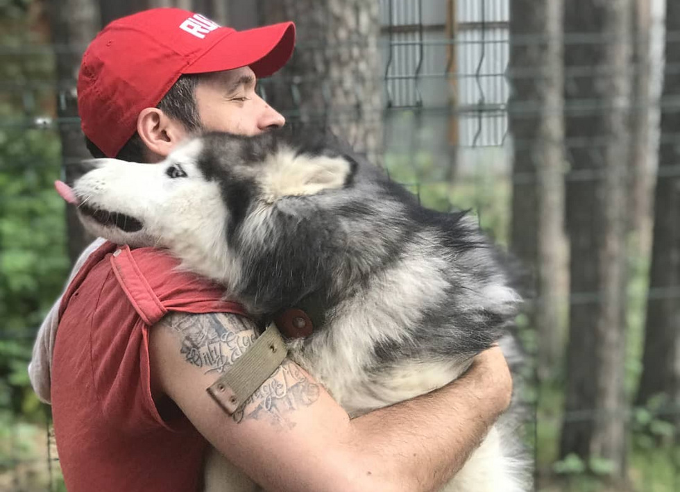 Бизнесмен стал мировой звездой Instagram* благодаря волкам, которые живут с&nbsp;ним