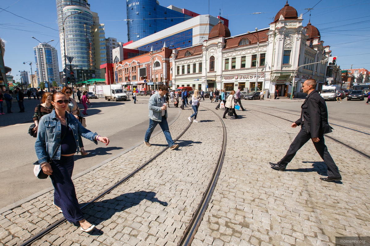 На&nbsp;Радищева стоял популярный в&nbsp;XVIII веке кабак &laquo;Отряси нога&raquo;