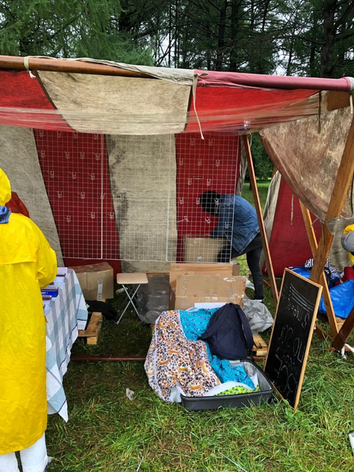 Так выглядела палатка маркета на фестивале. Так выглядела палатка маркета на фестивале.