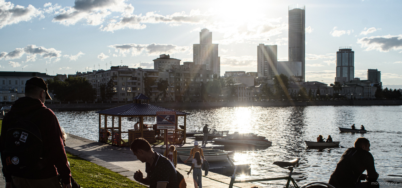 Горожан попросили платить за прогулки по Екатеринбургу Горожан попросили платить за прогулки по Екатеринбургу