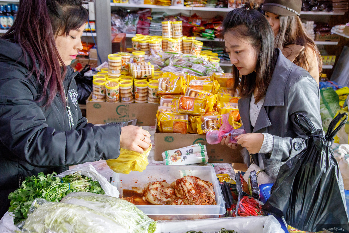 Чтобы жить в Китае беззаботно, лучше воспользоваться услугами фирмы по трудоустройству. Без китайского друга даже карту в банке не открыть Чтобы жить в Китае беззаботно, лучше воспользоваться услугами фирмы по трудоустройству. Без китайского друга даже карту в банке не открыть