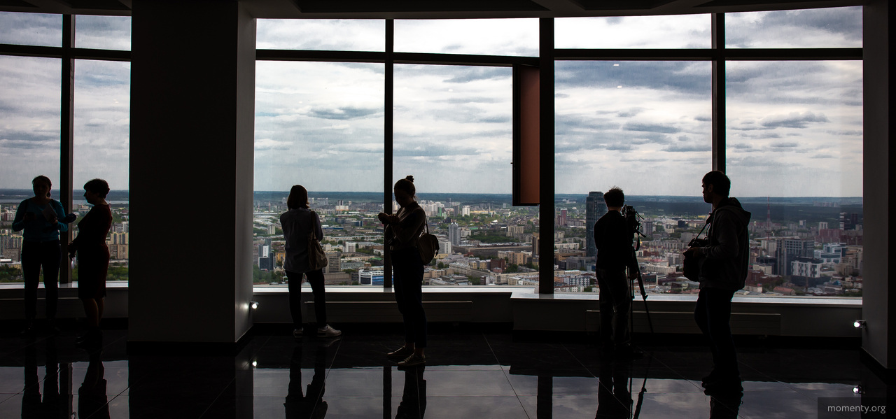 Известные горожане отреагировали на запрет курить на собственных балконах Известные горожане отреагировали на запрет курить на собственных балконах