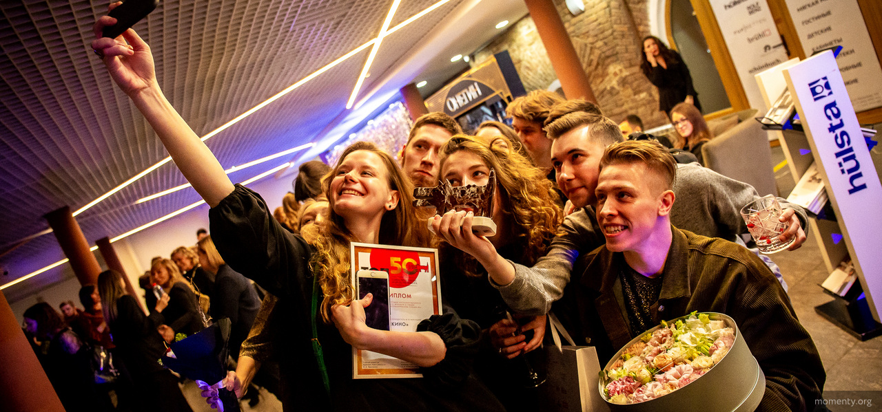 Жителям городов предложили снять про себя сериал. Помогать им будут звезды кино Жителям городов предложили снять про себя сериал. Помогать им будут звезды кино