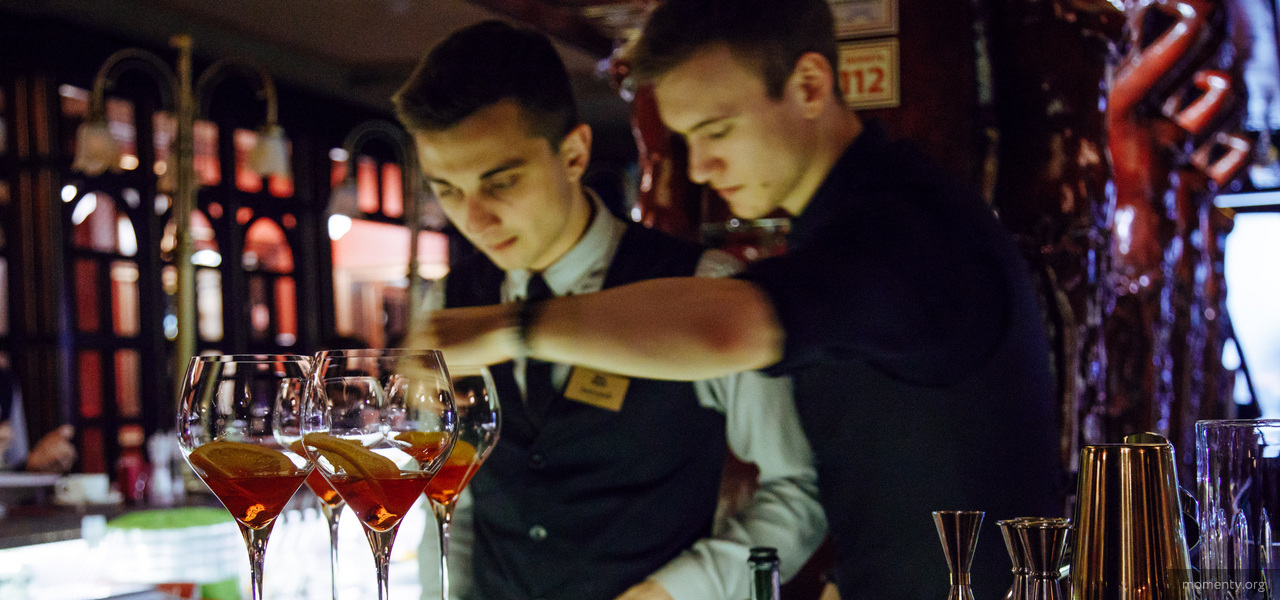 Неизвестные заставили тусовку выехать на окраину Неизвестные заставили тусовку выехать на окраину