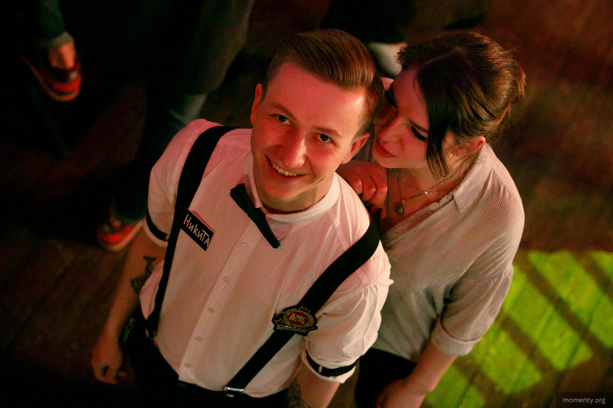 Многие компании составляют негласные правила, которые запрещают родственникам и любовникам работать вместе Многие компании составляют негласные правила, которые запрещают родственникам и любовникам работать вместе