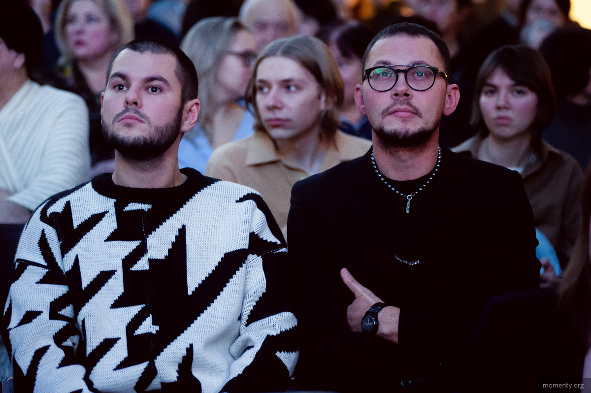 Дизайнер Никита Баранов, кажется, черпает вдохновение для новых образов